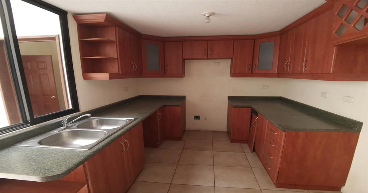 Venta de Casa o Casas, Terrenos, Propiedades, Apartamentos, Inmuebles en Guatemala, zona 11, zona 7, zona 2, zona 18, zona 16, Mixco, Carretera Al Salvador, Fraijanes, Santa Catarina Pinula, Antigua Guatemala, Villa Nueva, Villa Canales, San Miguel Petapa - Venta o Alquiler de Casas En Guatemala